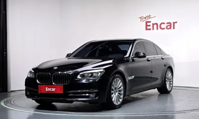 BMW 7-Series · 2015 год