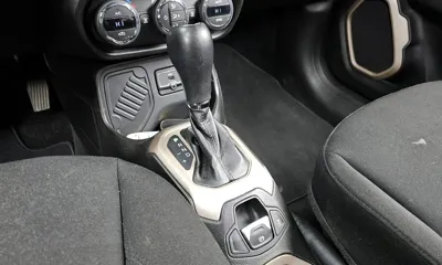 Jeep Renegade 2016, 55850 км, за 9900000 KRW - фото 9