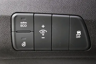 Hyundai Avante 2016, 105202 км, за 7400000 KRW - фото 16