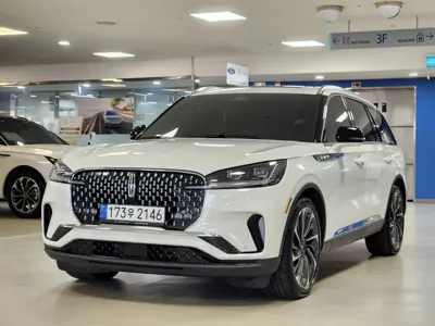 Lincoln Aviator · 2025 год