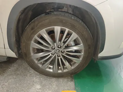Toyota Highlander 2024, 11700 км, за 227202.78 CNY - фото 8