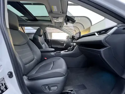 Toyota RAV4 2024, 24700 км, за 135000 CNY - фото 18