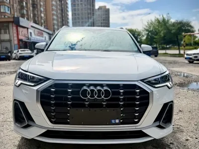 Audi Q3 2023, 18000 км, за 208800 CNY