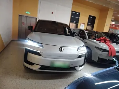 Denza 腾势N9 2025, 35400 км, за 281300 CNY