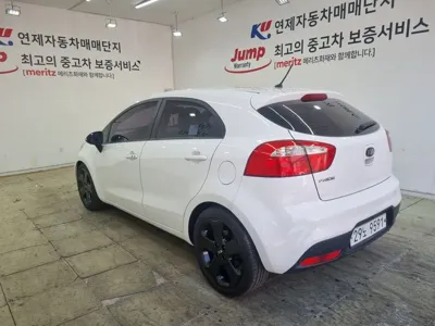 Kia Pride 2014, 129435 км, за 5300000 KRW