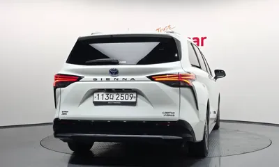 Toyota Sienna 2021, 56999 км, за 46900000 KRW