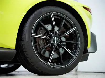 Aston Martin V8 Vantage 2018, 35200 км, за 838000 CNY - фото 21