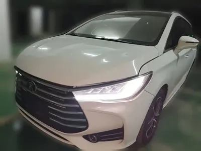 BYD MAX · 2019 год