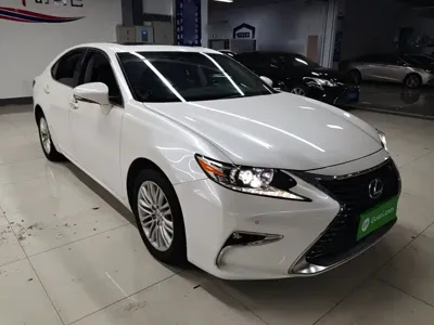 Lexus ES 2016, 46600 км, за 106000 CNY