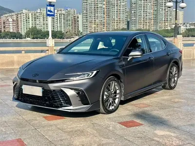 Toyota Camry · 2025 год
