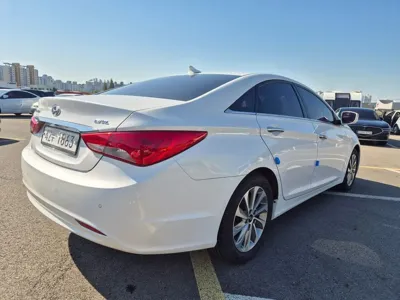 Hyundai Sonata 2014, 184625 км, за 4100000 KRW