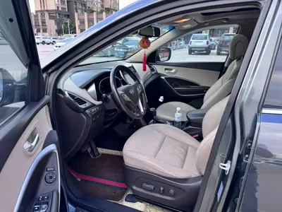 Hyundai Santa Fe 2014, 130000 км, за 26600 CNY