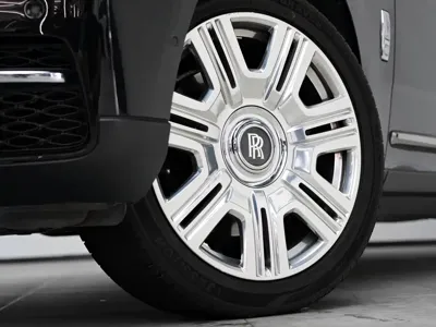 Rolls-Royce Cullinan 2019, 70000 км, за 3977700 CNY - фото 8