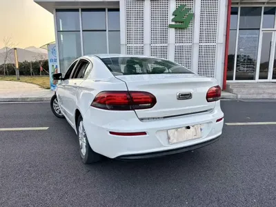 Qoros Qoros 3 2018, 80000 км, за 19800 CNY