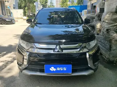 Mitsubishi Outlander 2018, 79000 км, за 45000 CNY
