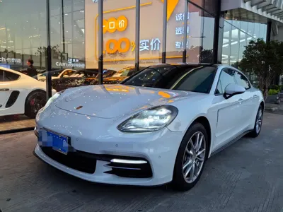 Porsche Panamera 2018, 100000 км, за 438000 CNY - фото 1