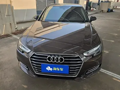 Audi A4L 2018, 93000 км, за 86800 CNY