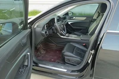 Audi A6L 2021, 130800 км, за 169031.51 CNY