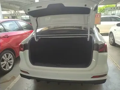 Roewe i5 2023, 2100 км, за 38800 CNY - фото 19