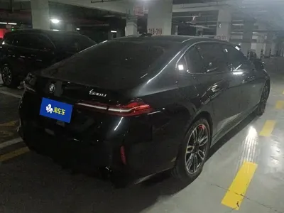 BMW 5 Series 2026, 10000 км, за 318000 CNY