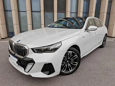 BMW 5 Series · 2025 год