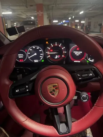 Porsche 911 · 2024 год