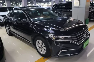 Volkswagen Passat 2020, 30800 км, за 87872 CNY