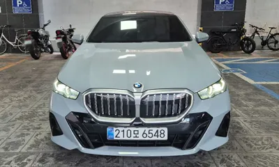 BMW 5-Series · 2025 год