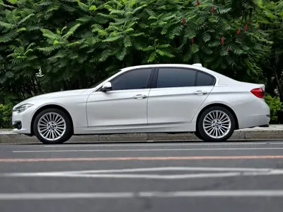 BMW 3 Series 2018, 113000 км, за 75000 CNY