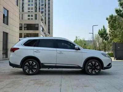 Mitsubishi Outlander 2021, 60000 км, за 75800 CNY - фото 8