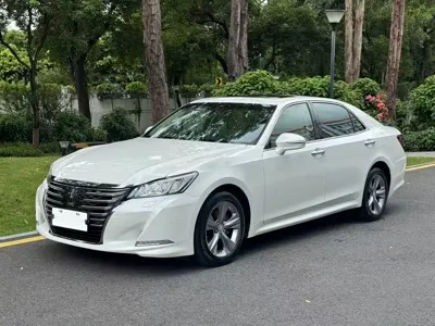 Toyota Crown 2017, 70000 км, за 113000 CNY