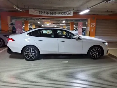 BMW 5-Series 2026, 5 км, за 0 KRW - фото 10