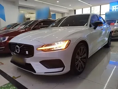 Volvo S60 · 2022 год