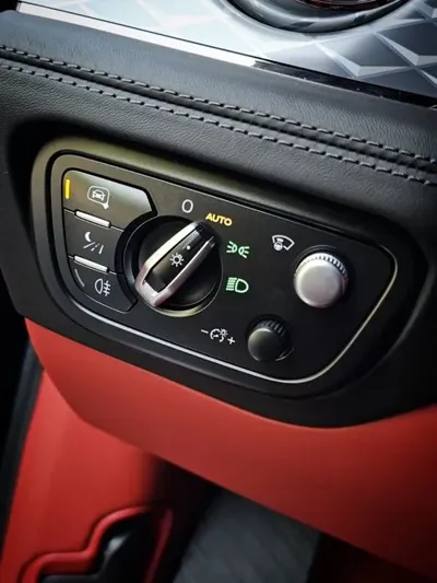 Bentley Bentayga 2022, 27500 км, за 239000000 KRW - фото 20