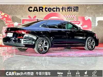 Volkswagen Passat 2025, 7800 км, за 126800 CNY - фото 23