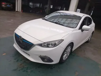 Mazda 3 Axela · 2015 год