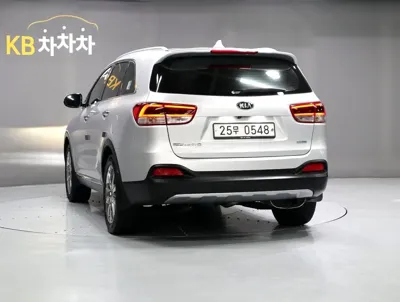 Kia Sorento 2016, 106944 км, за 10500000 KRW
