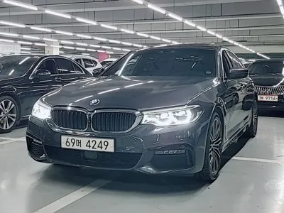 BMW 5-Series · 2019 год