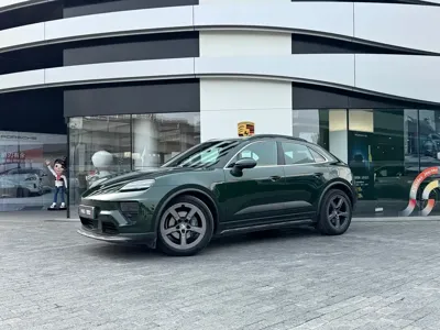 Porsche Macan EV 2025, 17000 км, за 598000 CNY