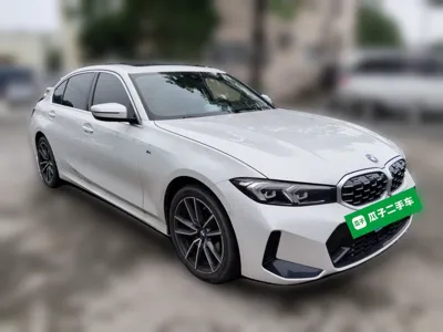 BMW 3 Series 2025, 11800 км, за 224543.72 CNY