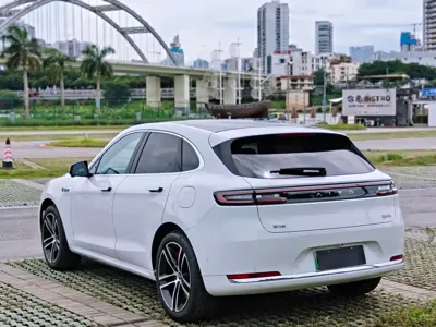 AITO 问界 AITO M5 2025, 2600 км, за 189000 CNY