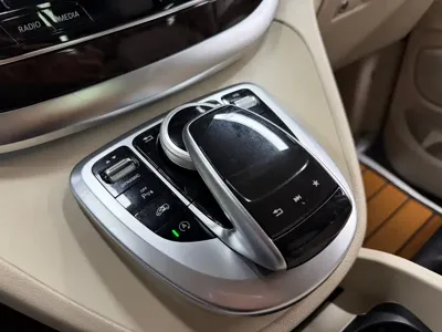 Mercedes-Benz V-Class 2019, 210000 км, за 131700 CNY - фото 18