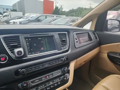 Kia Canival 2016, 186740 км, за 8500000 KRW - фото 10