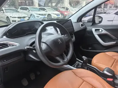 Peugeot 2008 2015, 100000 км, за 15800 CNY