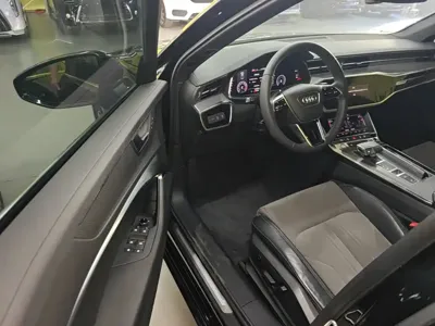 Audi A6L 2020, 87500 км, за 169400 CNY - фото 16