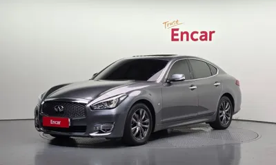 Infiniti Q70 · 2016 год