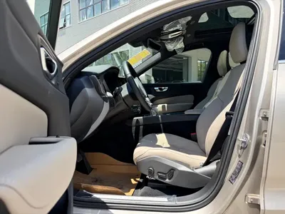 Volvo XC60 2026, 0 км, за 205799 CNY - фото 8