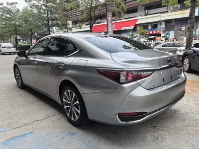 Lexus ES 2023, 27000 км, за 181800 CNY - фото 7
