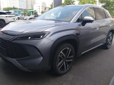BYD L DM-i · 2026 год