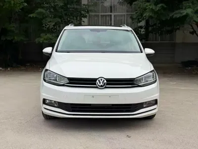 Volkswagen Touran 2019, 60000 км, за 51000 CNY